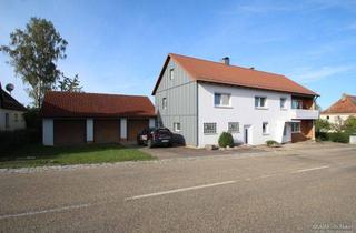 Einfamilienhaus kaufen in 91625 Schnelldorf, Geräumiges Wohnhaus mit Dreifachgarage: Ein Rückzugsort der Bequemlichkeit und Großzügigkeit
