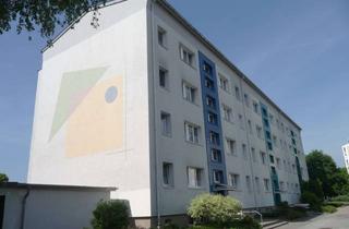 Wohnung mieten in Konrad-Wachsmann-Straße, 02906 Niesky, Wir sanieren für Sie derzeit eine 3-Zimmerwohnung mit Balkon! Gern beraten wir Sie hierzu!