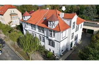 Haus kaufen in Neustädter Straße 15, 06493 Ballenstedt, Absolut berechenbar! 115 m² vermieten,142 m² selbst nutzen, 1.269 m² Areal+Garten+Pool+200 m² Garage