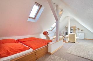 Wohnung mieten in 46238 Bottrop, Behaglich-moderne Dachgeschosswohnung, verkehrsgünstig gelegen, für Berufspendler.