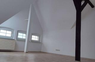 Wohnung kaufen in Friedrich-List-Str. 29, 01587 Riesa, **RESERVIERT** EBK, hohe Decken und viel Platz im DG