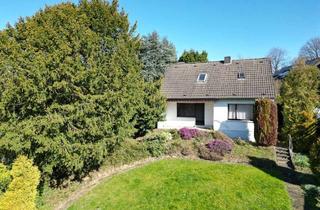 Einfamilienhaus kaufen in 51519 Odenthal, Parkähnliches Grundstück! Kleines Einfamilienhaus mit Potential in Odenthal-Glöbusch Nähe Leverkusen
