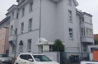 Haus kaufen in Fabriciusstr. 34, 65934 Griesheim, FRANKFURT-GRIESHEIM: Gepflegtes freistehendes 4-Familien-Haus - ALTBAU -