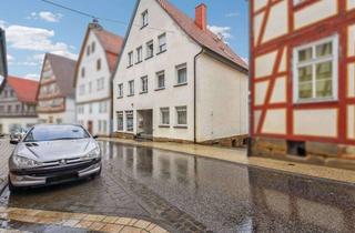 Mehrfamilienhaus kaufen in 34311 Naumburg, Mehrfamilienhaus mit Nebengebäude und Ladenlokal in Naumburg