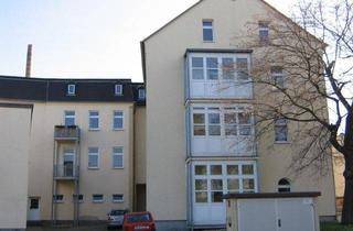 Wohnung mieten in Rosa-Luxemburg-Straße 22, 08393 Meerane, Schöne helle 1-Raum-Wohnung mit EBK und Balkon