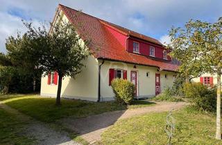 Wohnung kaufen in Nonnevitz 25 Weiler B53, 18556 Dranske, 2-Zimmer-Dachgeschosswohnung im Feriendorf an der Ostsee mit 3-Sterne-Auszeichnung