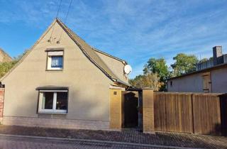 Haus kaufen in 06258 Wallendorf (Luppe), Teilsaniertes Wohnhaus in ruhiger Lage von Wallendorf