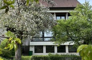 Einfamilienhaus kaufen in 70771 Leinfelden-Echterdingen, Freistehendes Einfamilienhaus mit Einliegerwohnung und großem Garten in Südhanglage
