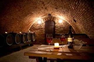 Immobilie kaufen in 63071 Offenbach, +OF-Bieberer Berg+ Rarität: TIEFKELLER (320 qm) mit bes. klimatischen Bedingungen, 1 PKW-Stpl.