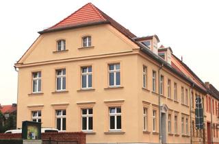 Wohnung mieten in 16816 Neuruppin, Geschmackvolle Hochparterre-Whg. mit Seeblick, 2 Zi., große Hochterrasse und gehobene EBK Südseite