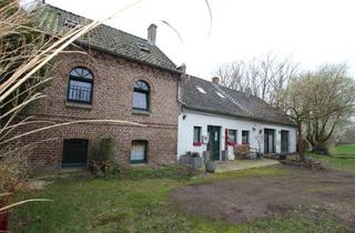 Wohnung kaufen in Husenweg 152, 46509 Xanten, In direkter Rhein Nähe! Zweifamilienhaus Charakter auf ehemaligen Gutshof