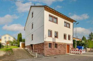 Haus kaufen in 75217 Birkenfeld, 2-Familienhaus mit großem Garten, 3 Garagen und Potenzial in ruhiger Lage!