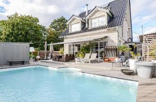 Einfamilienhaus kaufen in 40764 Langenfeld (Rheinland), Exklusives Einfamilienhaus mit beheiztem Außenpool * Gesamtfläche 255 m² * große Terrasse * Sauna