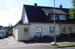Haus kaufen in Sorgensener Straße 26, 31303 Burgdorf, Kapitalanlage im Herzen Burgdorfs, DHH voll vermietet mit 2 Wohneinheiten, Garten und Garagen