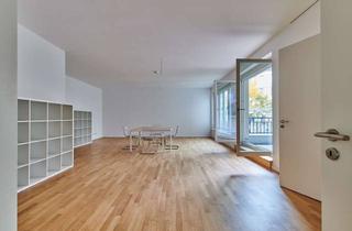 Wohnung kaufen in Elisabeth-Mara-Straße, 10117 Mitte, Lichtdurchflutete 2,5-Zimmer-Wohnung mit Südloggia in Mitte