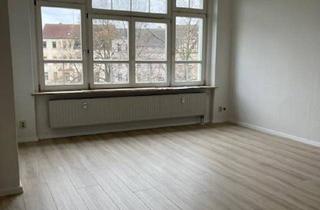 Wohnung mieten in 08468 Reichenbach, Schöne, große 5-Raum-Wohnung mit Balkon in ruhiger Wohnlage