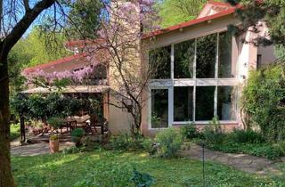 Villa kaufen in 69120 Neuenheim, Heidelberg-Neuenheim: Parkähnliches naturnahes Grundstück in Bestlage mit gepflegter Villa