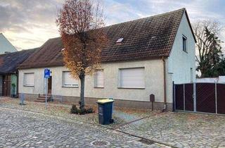 Einfamilienhaus kaufen in 04938 Uebigau-Wahrenbrück, Einfamilienhaus mit Einliegerwohnung in Uebigau