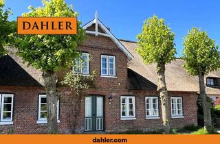 Doppelhaushälfte kaufen in 25938 Wyk auf Föhr, * Historische Doppelhaushälfte unter Reet * saniert * 2 Bäder * Kaminofen * Gasherd * Süd-Garten *