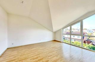 Wohnung kaufen in 30880 Laatzen, Schöne & großzügige 3-Zimmer-Dachgeschosswohnung mit hellen Räumen + Balkon