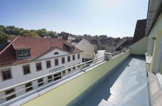 Wohnung kaufen in 96450 Zentrum, Wohnen über den Dächern von Coburg: 3,5-Zimmerwohnung mit 2 Balkonen in zentraler Innenstadtlage