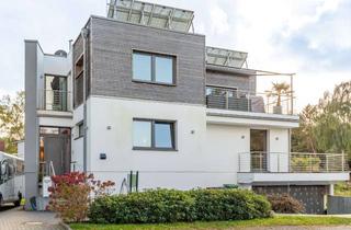 Villa kaufen in 24226 Heikendorf, Leben im Einklang mit der Natur in einer modernen Bauhausvilla mit Schwimmbad und Fördeblick