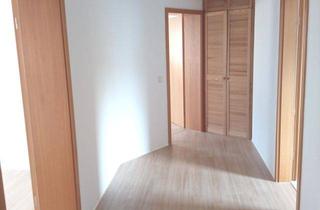 Wohnung mieten in Bahnhofstraße 16, 07985 Elsterberg, Schöne großzügige 2-Raum-Wohnung mit heller Diele im Zentrum von Elsterberg