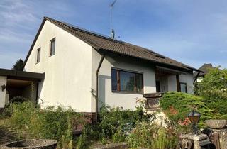 Haus kaufen in 91227 Leinburg, Geräumiges und gepflegtes 7-Zimmer-Zweifamilienhaus mit Einbauküchen in Leinburg