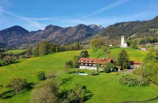 Haus kaufen in 83098 Brannenburg, Erhaben über dem Tal. Geschichtsträchtiges Anwesen mit atemberaubendem Panorama.