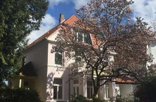 Villa kaufen in 23611 Bad Schwartau, Sanierte Altbauvilla mit 3 Einheiten