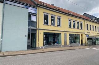 Anlageobjekt in Hauptstraße 70-72, 66557 Illingen, Entwicklungsfähiges Wohn- und Geschäftshaus in zentraler Lage