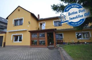 Einfamilienhaus kaufen in 64850 Schaafheim, DIETZ: Modernisiertes Einfamilienhaus mit Einliegerwohnung, Garten, Hof und Garage!