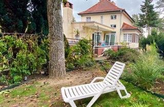 Villa kaufen in 12559 Berlin, Mehrfamilienvilla mit Pool für Anleger oder Selbstnutzer