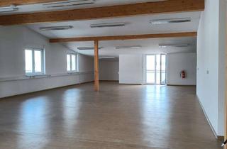 Büro zu mieten in 61267 Neu-Anspach, Helle Praxis- oder Büroetage mit Aufzug, zwei Balkone und Verzimmerungsvorschlag in Neu-Anspach