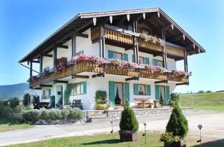 Haus kaufen in 83334 Inzell, Sehr Gepflegtes 230 m2 großes 3-Familienhaus mit sonnigen Garten in Inzell