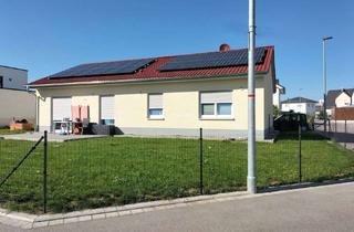 Haus kaufen in 91575 Windsbach, Schöner Bungalow mit Eckgrundstück Photovoltaik und Luft/Wärmepumpe
