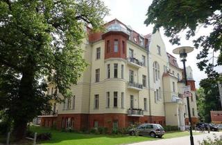 Wohnung kaufen in Dusekestraße 43, 13187 Pankow, "Parksanatorium Pankow": Stilvolle 3-Zimmer-Wohnung mit Blick in den Bleichröderpark (vermietet)