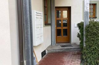 Wohnung kaufen in Wasserturmstraße 21, 09599 Freiberg, ETW mit Terrasse und PKW-Stellplatz zum Kauf