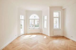 Wohnung kaufen in 30161 List, **RESERVIERT** 4-Zimmer Altbauwohnung mit zwei Balkonen und Gartenanteil in Bestlage Hannover List