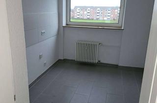 Wohnung mieten in Matthias-Claudius-Weg, 27474 Cuxhaven, Erstbezug nach Sanierung: exklusive 4-Zimmer-Wohnung mit Balkon in Cuxhaven