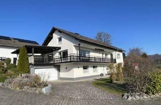 Haus kaufen in Tannenstraße 15, 58802 Balve, Neuer Preis: Exklusives Haus - Traumaussicht, Einliegerwohnung, Garten, Balkone & Garage in Balve