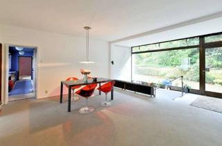 Haus kaufen in 45257 Kupferdreh, Das Fern-Seh-HausAußergewöhnliche Architektur in exponierter Lage