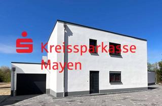 Haus kaufen in Bahnhofstr. 65c, 56759 Kaisersesch, Einfamilien-Neubau mit Garten und Garage in ruhiger Wohnlage.