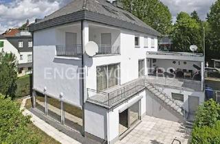 Haus kaufen in 61352 Bad Homburg vor der Höhe, Großzügiges Familiendomizil mit Indoor-Pool in Citylage
