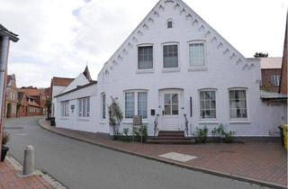 Anlageobjekt in 25836 Garding, Charmantes Stadthaus/Mehrfamilienhaus mit 3 Wohnungen in 25836 Garding zu verkaufen.