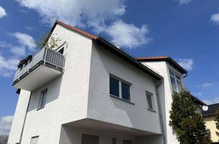Wohnung kaufen in 63505 Langenselbold, +Langenselbold+ Schöne 3 Zi-ETW (4.Zi mgl.!) in 4-FH, gr. Balkon, Wohnküche (inkl. EBK), PKW-Stpl