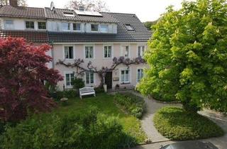 Wohnung kaufen in 78337 Öhningen, 4-Zimmer-DG-Wohnung mit besonderem Ambiente / Balkon / Einbauschränke / EBK / großer Garten - Höri