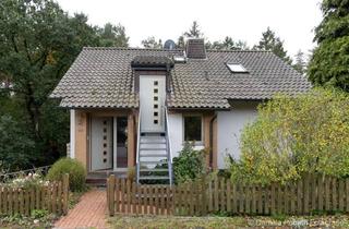 Einfamilienhaus kaufen in 21614 Buxtehude, Einfamilienhaus mit Einliegerwohnung und zusätzlichem Sportraum
