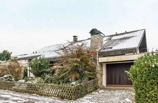 Haus kaufen in 97249 Eisingen, Provisionsfrei – Lichtdurchflutetes Haus in Hanglage mit Weitblick, Einliegerwohnung, Pool & Sauna