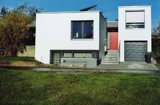 Haus kaufen in 73257 Köngen, Großzügiges Architektenhaus mit viel Potential zur individuellen Gestaltung